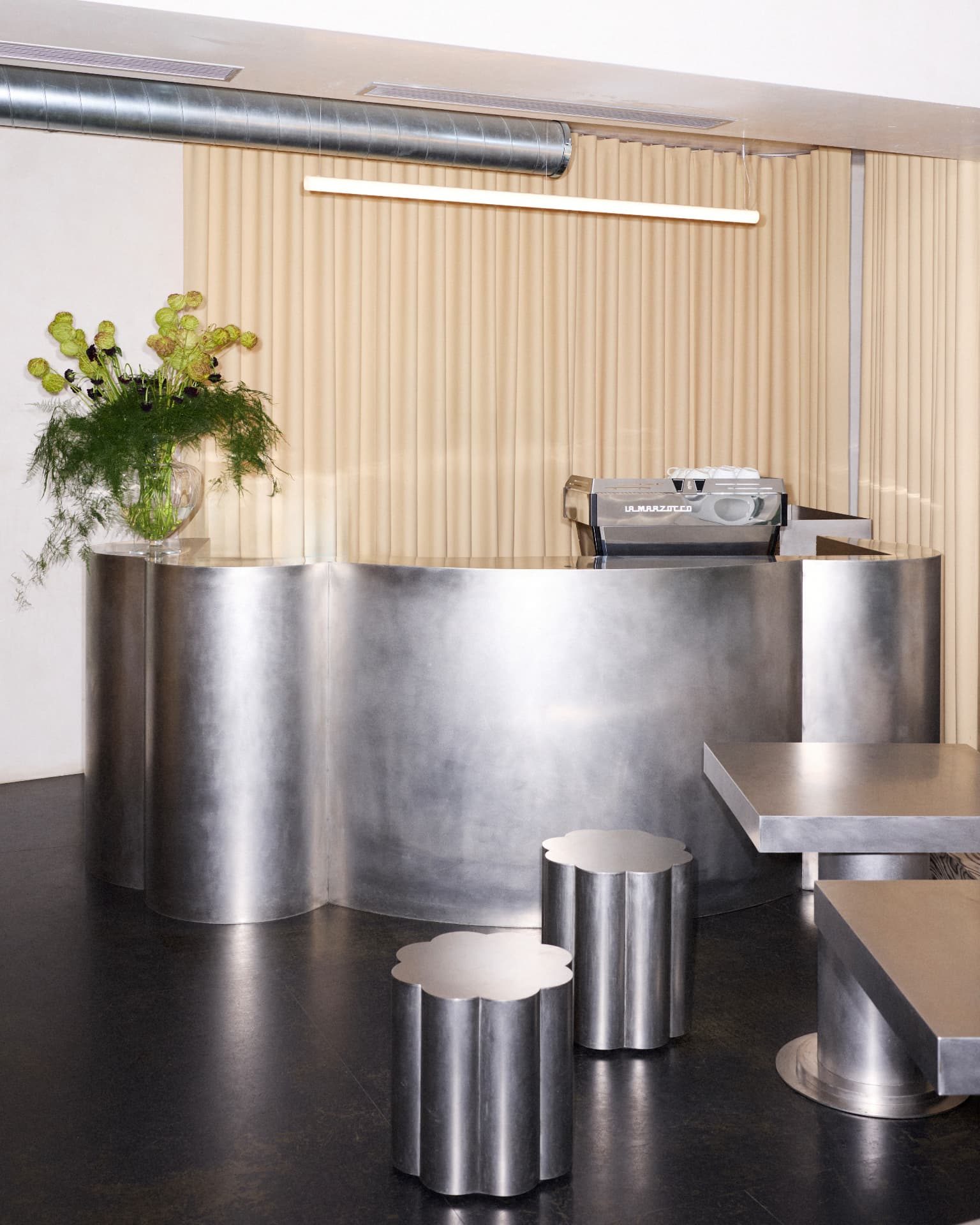 The brushed steel coffee bar at DRAFT. Zürich